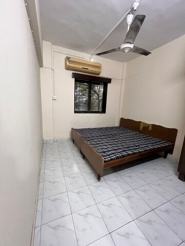 Bedroom in 1 BHK Apartment at Andheri West – for Rent