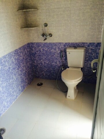 Bathroom in 1 BHK Builder Floor at SS Southend Floors, South City 2 – for Rent