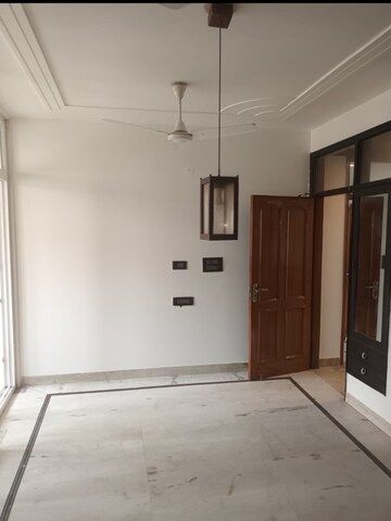 Room in 3 BHK Builder Floor at New Rajinder Nagar – for Rent