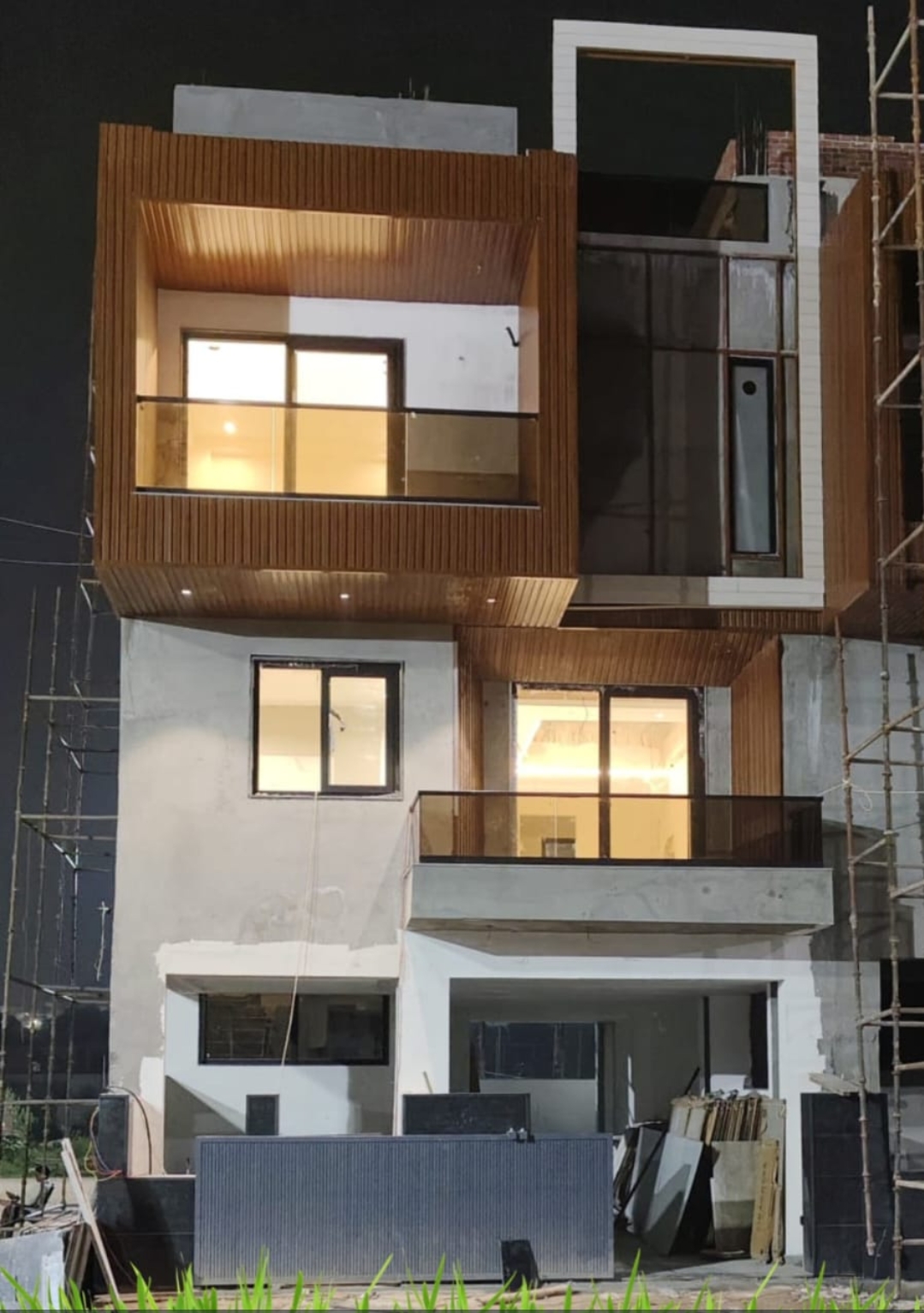 4 BHK + Pooja Room 2700 Sq.Ft. Villa in Escon Park View Villas