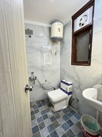 Bathroom in 1 BHK Builder Floor at Saket – for Rent