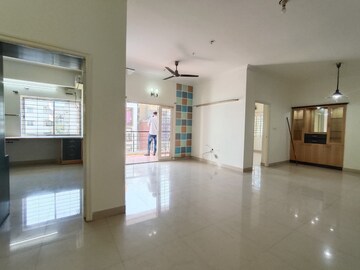 Room in 3 BHK Builder Floor at Hsr Layout – for Rent