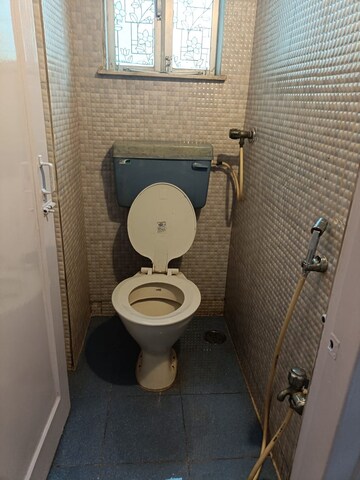 Bathroom in 1 BHK Apartment at Andheri West – for Rent