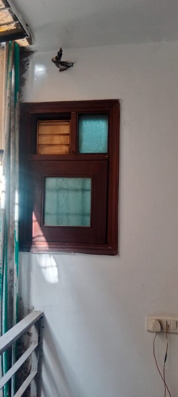 Master Bedroom in 3 BHK Builder Floor at Chitranjan Park – for Sale