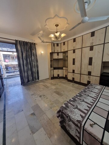 Parking in 2 BHK Builder Floor at Lajpat Nagar I – for Rent