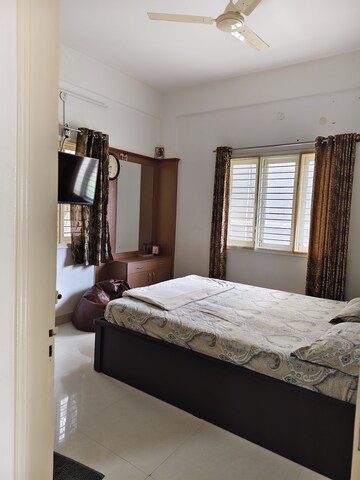 Bedroom in 2 BHK Apartment at Indiranagar – for Rent