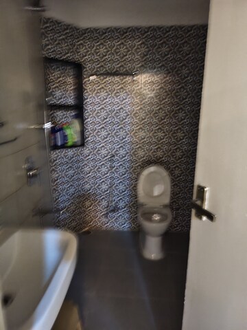 Furnished Amenities in 2 BHK Apartment at Indiranagar – for Rent
