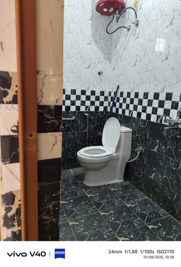 Master Bedroom in 1 BHK Builder Floor at Halasuru – for Rent