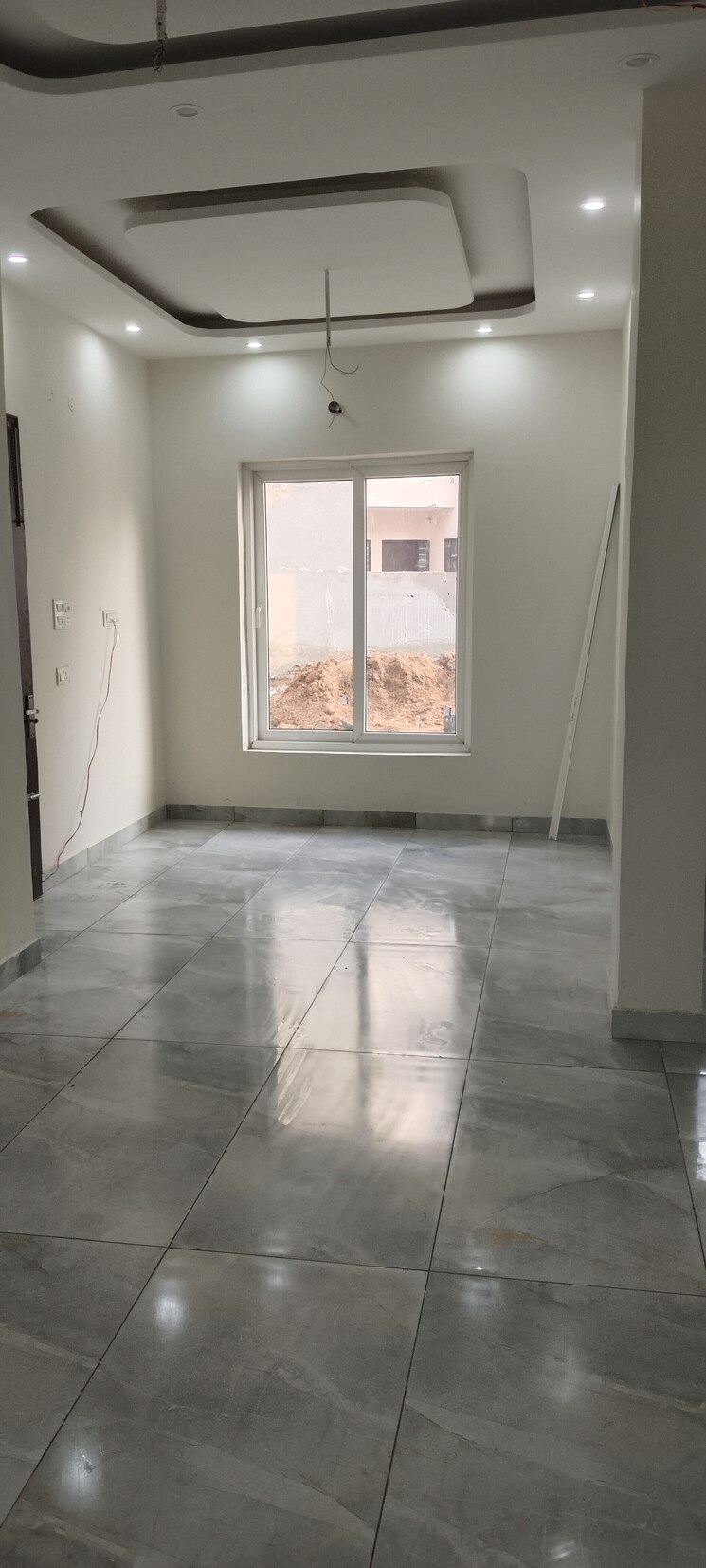 Room, sector 115 2 Bedroom 972 Sq.Ft. Apartment In Sector 115 Mohali 8059887