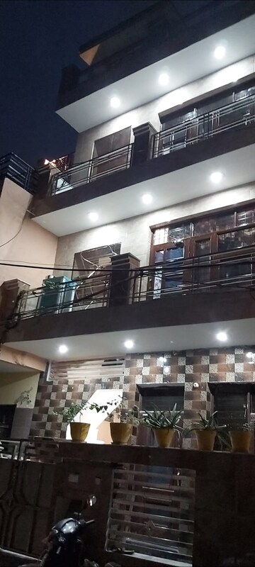 2 BHK Builder Floor For Rent in Dhakoli Village