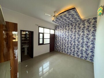 Room in 1 BHK Apartment at Sector 115 – for Sale