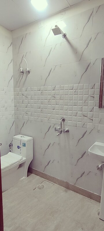 Bathroom in 2.5 BHK Apartment at Nimbus The Hyde park, Sector 78 – for Sale