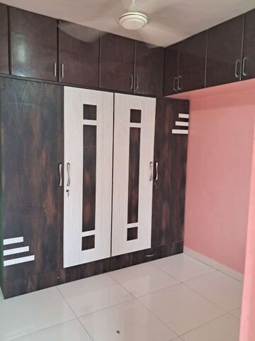 Room in 2 BHK Apartment at Andheri West – for Rent