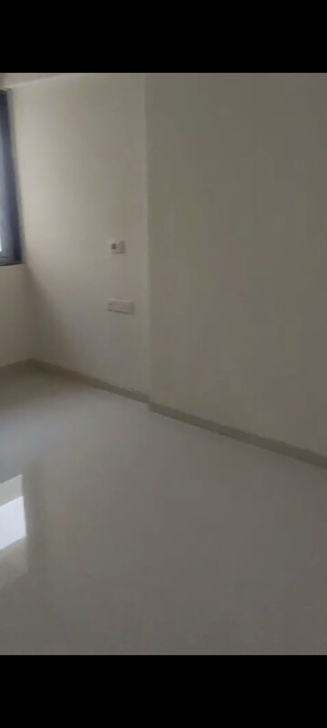 Room in 2 BHK Apartment at Panchpakhadi Jewel, Panch Pakhadi – for Sale