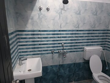 Bathroom in 3 BHK Independent House at Indira Nagar – for Rent