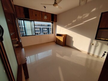 Bedroom in 3 BHK Apartment at Bandra West – for Rent