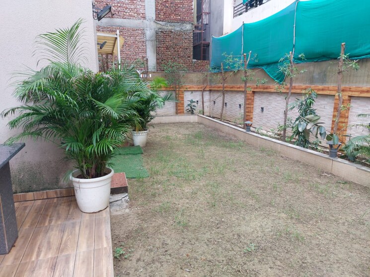 Balcony, puri-aman-vilas 5 Bedroom 500 Sq.Yd. Apartment In Sector 89 Faridabad 8060088