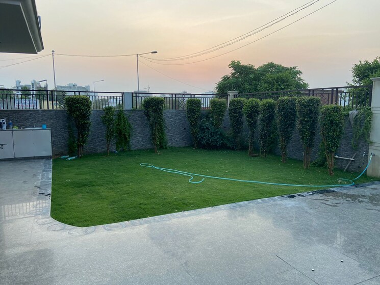 Garden, bptp-park-central 2 Bedroom 350 Sq.Yd. Independent House In Sector 85 Faridabad 8060099