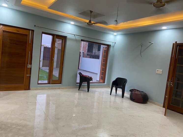 Living Room, bptp-park-central 2 Bedroom 350 Sq.Yd. Independent House In Sector 85 Faridabad 8060099