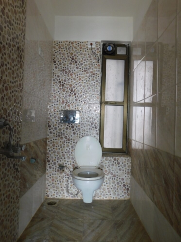 Bathroom, rna-broadway-avenue 2 Bedroom 870 Sq.Ft. Apartment In Mira Road Thane 8060146