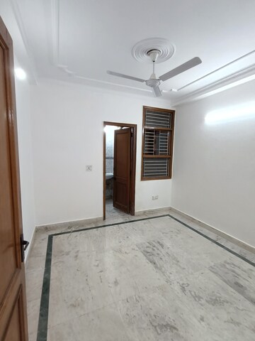 Room in 2 BHK Builder Floor at Malviya Nagar – for Rent