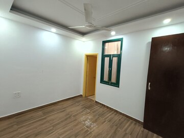 Room in 3 BHK Builder Floor at Malviya Nagar – for Rent