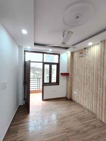 Room in 3 BHK Builder Floor at Malviya Nagar – for Rent