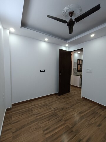 Room in 3 BHK Builder Floor at Malviya Nagar – for Rent