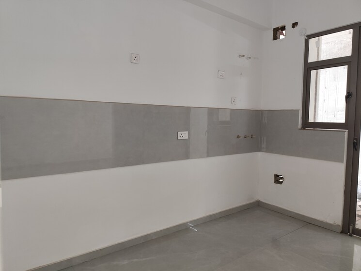 Kitchen, apex-quebec 3.5 Bedroom 2070 Sq.Ft. Apartment In Siddharth Vihar Ghaziabad 8060223