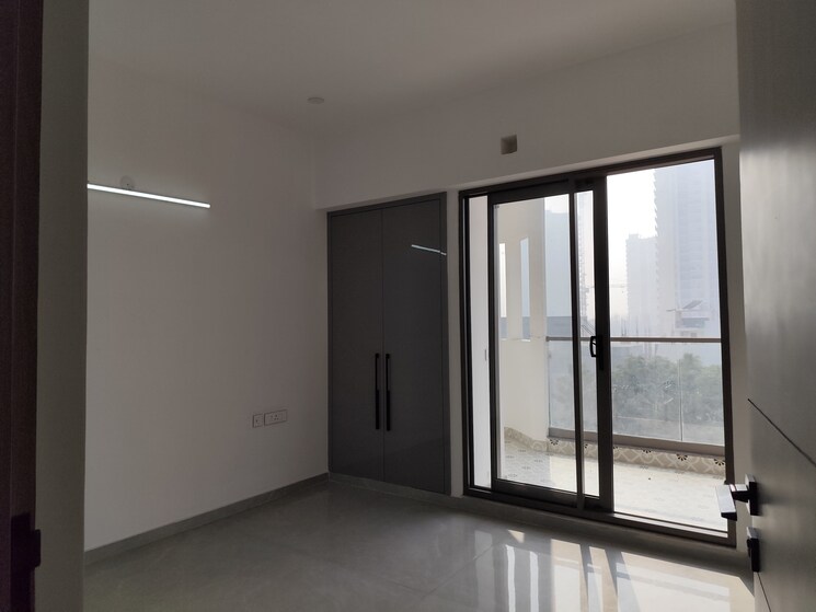 Room, apex-quebec 3.5 Bedroom 2070 Sq.Ft. Apartment In Siddharth Vihar Ghaziabad 8060223