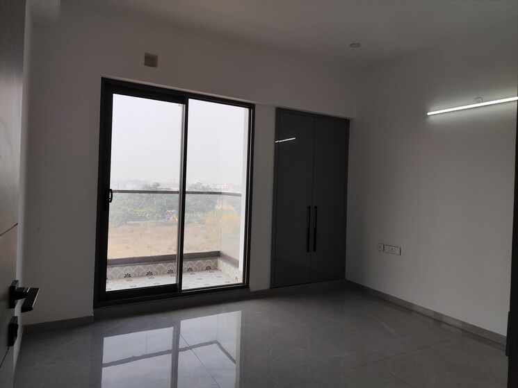 Room, apex-quebec 3.5 Bedroom 2070 Sq.Ft. Apartment In Siddharth Vihar Ghaziabad 8060223