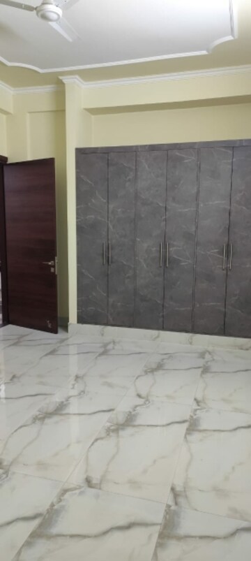 Bathroom in 4 BHK Apartment at Rohtas Presidential Tower, Vibhuti Khand – for Rent