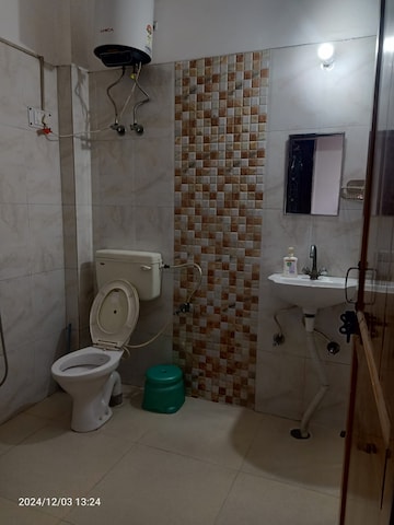 2 BHK Builder Floor For Rent in Homes 121 Sector 121 Noida  8060236