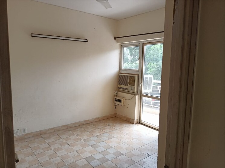 Room, sector 9 3 Bedroom 2150 Sq.Ft. Builder Floor In Sector 9 Faridabad 8060263