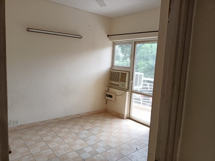 Room, sector 9 3 Bedroom 2150 Sq.Ft. Builder Floor In Sector 9 Faridabad 8060263