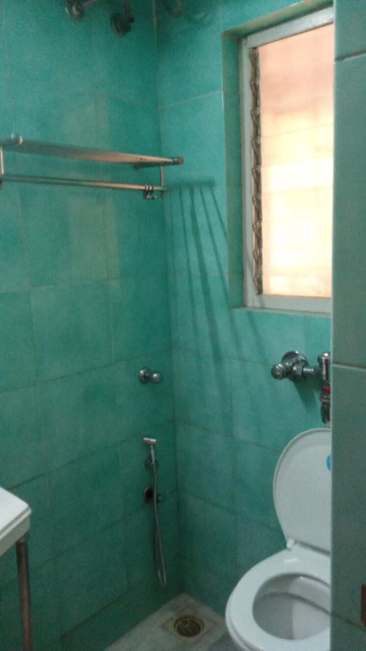 Bathroom, chanchal-kalyan-complex 1 Bedroom 410 Sq.Ft. Apartment In Yari Road Mumbai 8060340