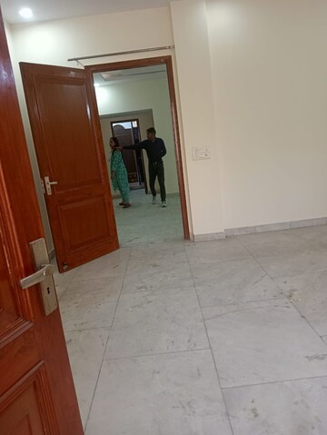 Room in 2 BHK Builder Floor at Lajpat Nagar ii – for Rent