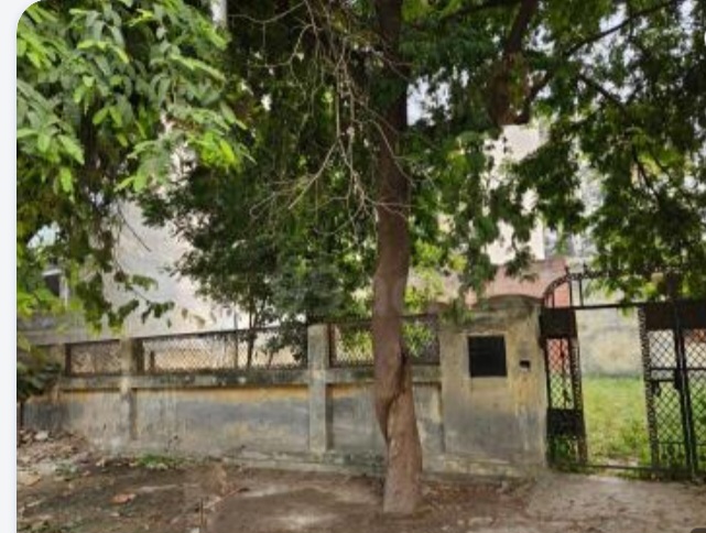 Plot For Sale in Select City Residency