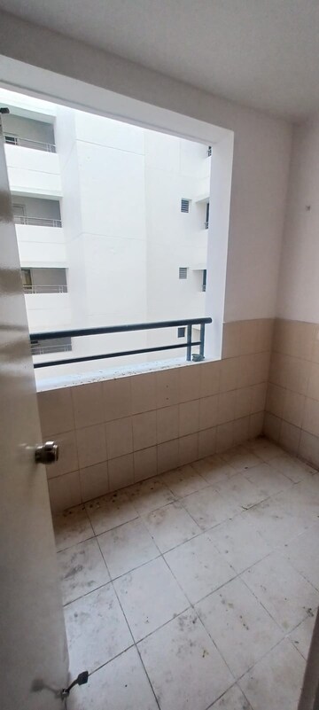 Bathroom in 2 BHK Apartment at Rainbow Vistas, Hi Tech City – for Sale