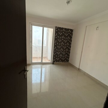 2.5 BHK Apartment For Rent in Amrapali Riverview, Amrapali Leisure Valley