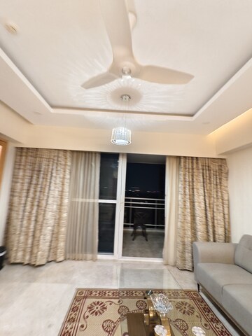 Room in 4 BHK Apartment at DLF Riverside, Vytilla – for Sale