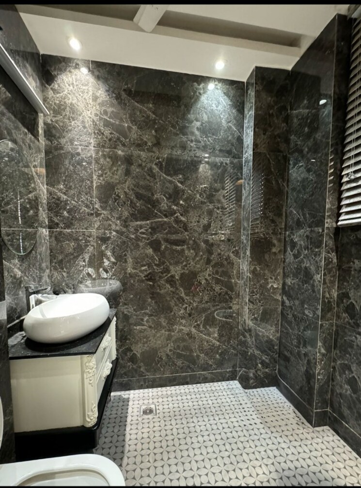 Bathroom, new rajinder nagar 3 Bedroom 1152 Sq.Ft. Builder Floor In New Rajinder Nagar Delhi 8060677