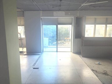  Showroom For Rent in Lavelle Road