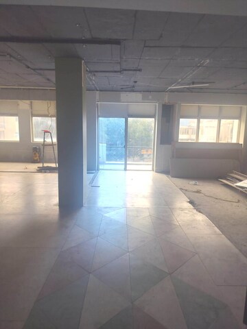Room in  Showroom at Lavelle Road – for Rent