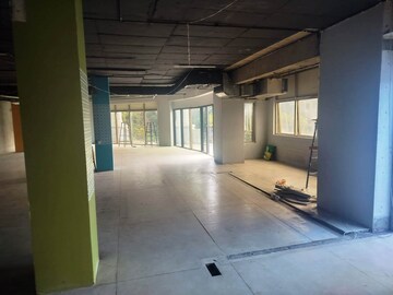Room in  Showroom at Lavelle Road – for Rent