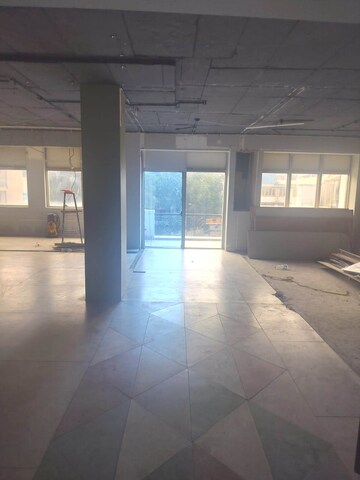 Room in  Showroom at Lavelle Road – for Rent