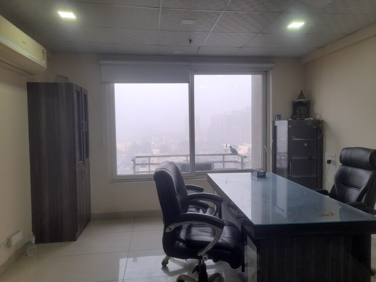  Parking, puri-81-business-hub Commercial Office Space 500 Sq.Ft. In Sector 81 Faridabad 8060784