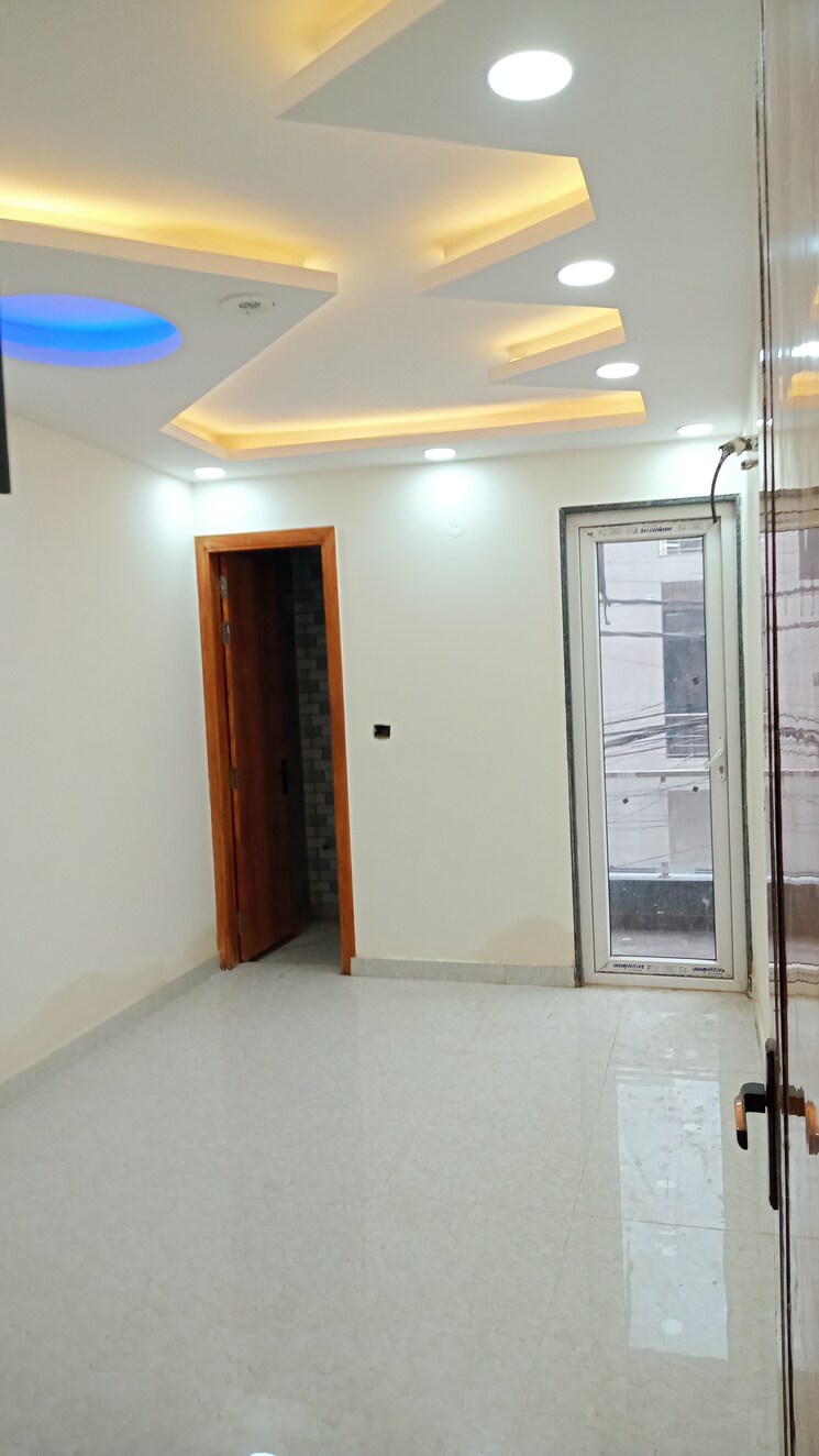 undefined, baba colony Commercial Co Working Space 150 Sq.Ft. In Baba Colony Delhi 8060818