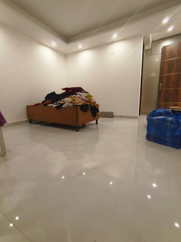 Living Room in 4 BHK Builder Floor at Sector 21 – for Rent