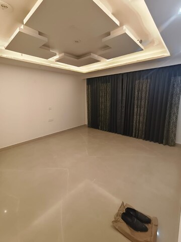 Bedroom in 4 BHK Builder Floor at Sector 21 – for Rent